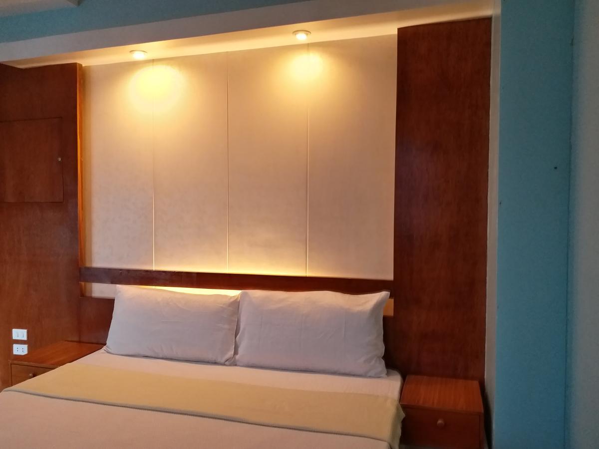 Leesons Residences Manila Exterior foto